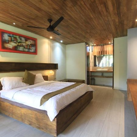 Inna'S Villa Desa Krui Esterno foto